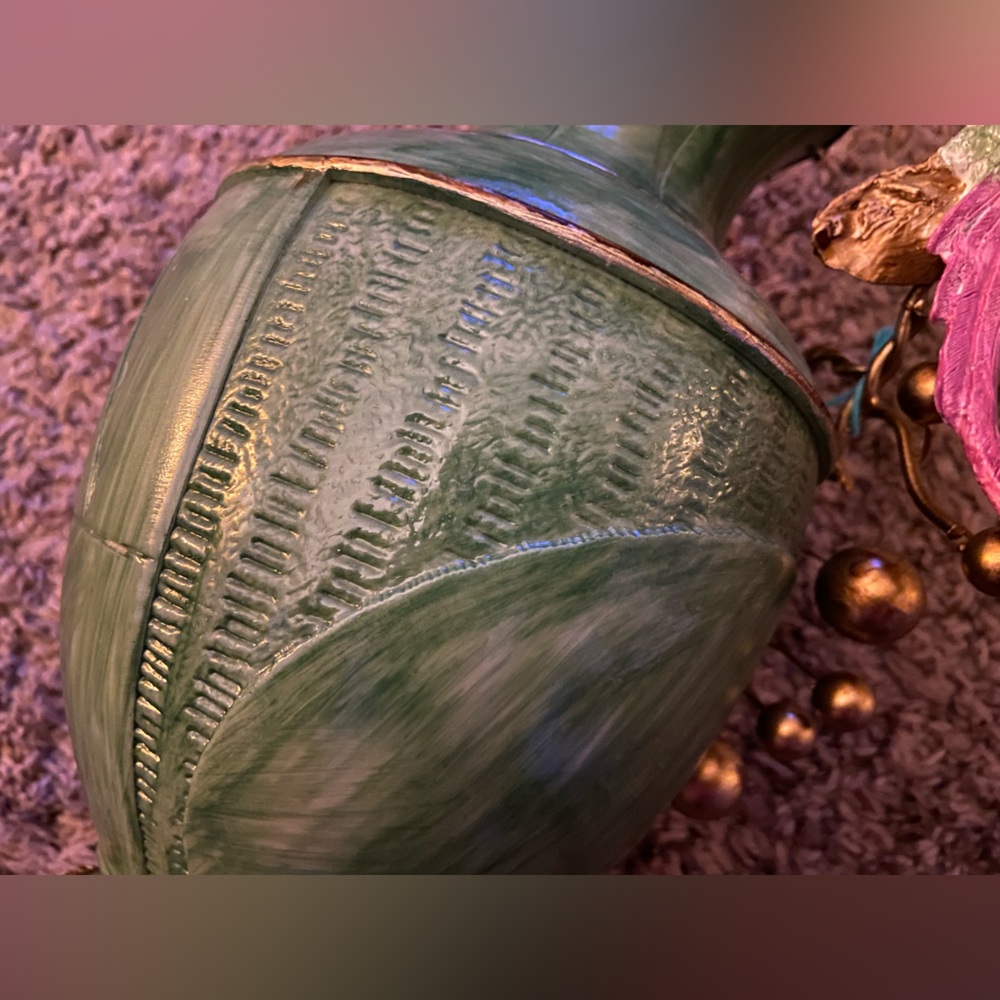 NWT Retro Vase Featuring Parrot 🦜Embellishment By- WorldTravelerPacific Paradise - Picture 16 of 16